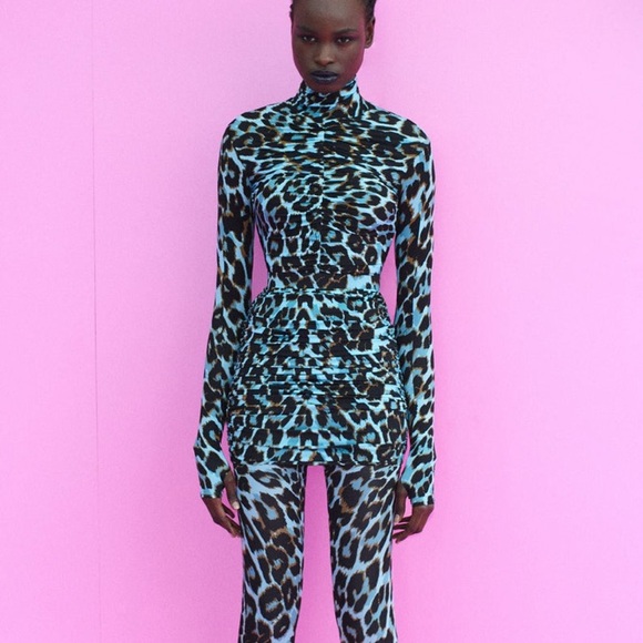 Alex Perry Long Sleeve Ruched Bodysuit in Stretch Jersey - Picture 2 of 8